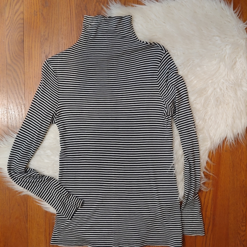 Banana Republic Black And White Basic Turtleneck